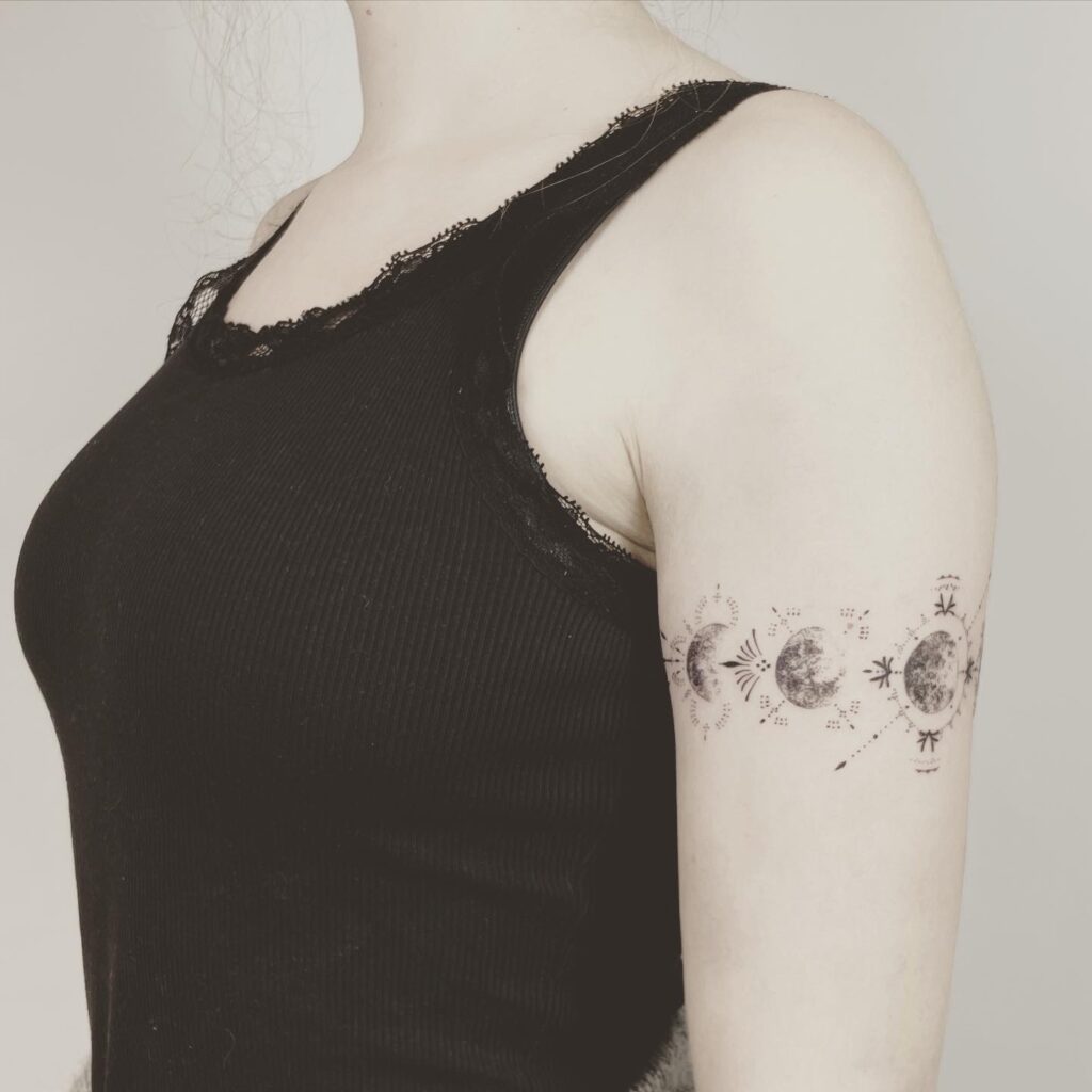 moon phases phasen ornamental tattoo finelines zürich dotwork