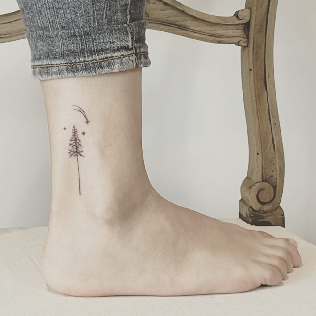 finelines tattoo expert Zürich altststetten minimalistic mini tattoo tree