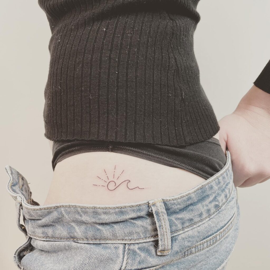 finelines tattoo expert Zürich altststetten minimalistic mini tattoo sun sea