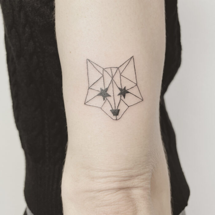 fuchs minimalist tattoo oneline