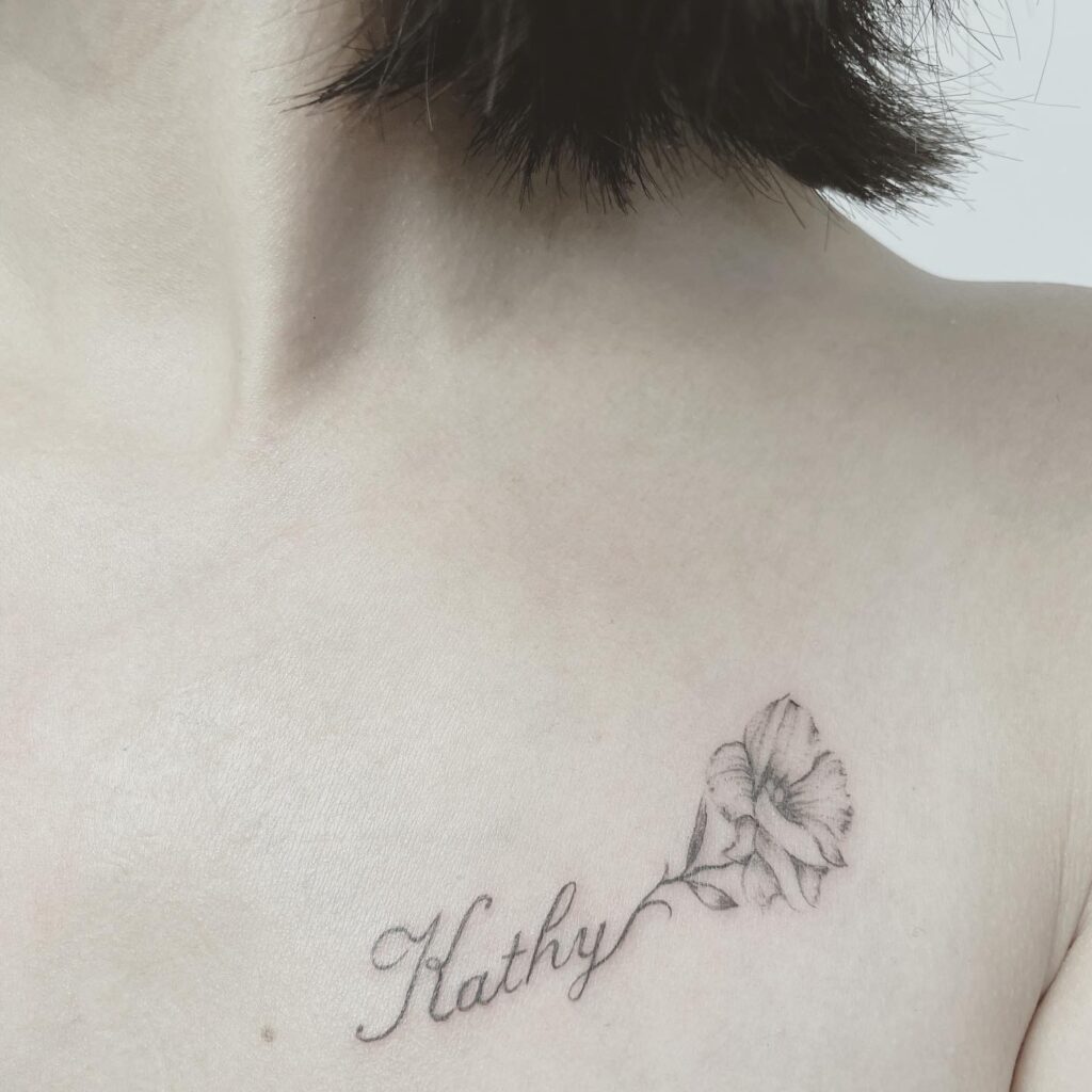 Name tattoo fineline Tattoo schriftzug Zürich frau weiblich filigran dünn