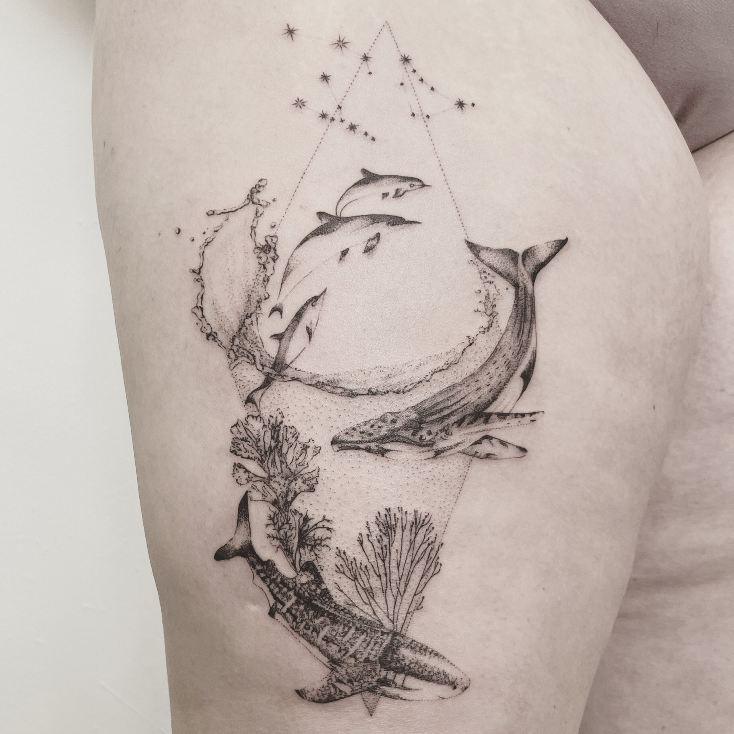 whale dolphin sea scene tattoo tattoo microrealimus zürich