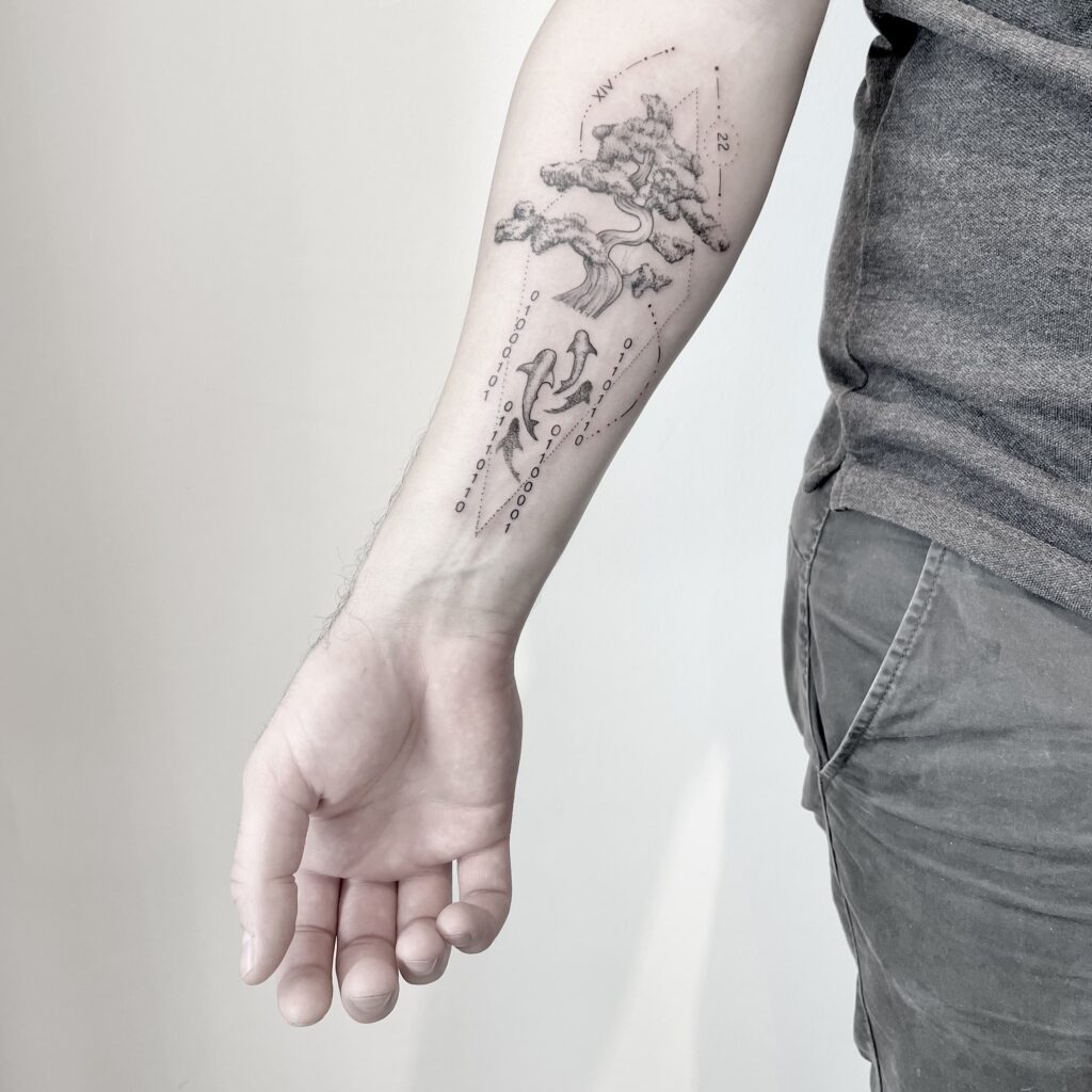 photo von Dotwork tattoo fineline Stil mit baum haifish geometrische formen und schriftzug komposition auf der unterarm einer frau in zürich, artistic tattoo, künstlerisch tattoo, 