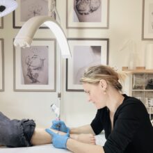 erfahrene tattooartist in zürich, bester tätowiererin in zürich. Tätowiererin beim tätowierern