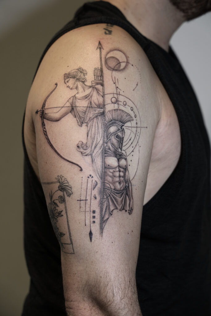 Ares Artemis tattoo in microrealistischer stil